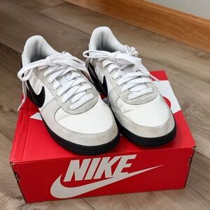 Nike Dunks Boys White and Tan perfect condition